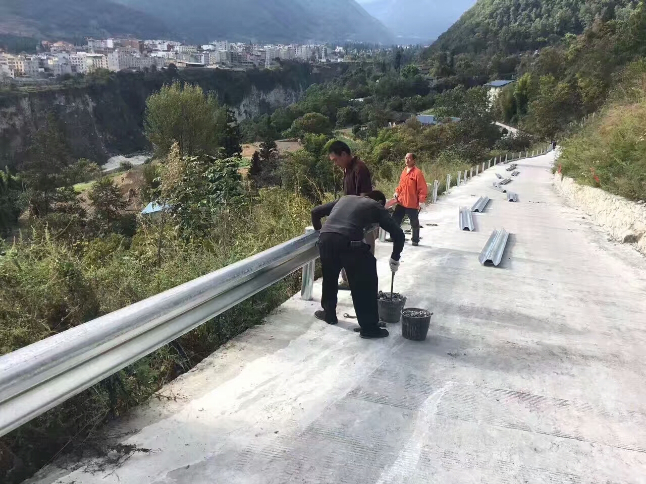 波形护栏